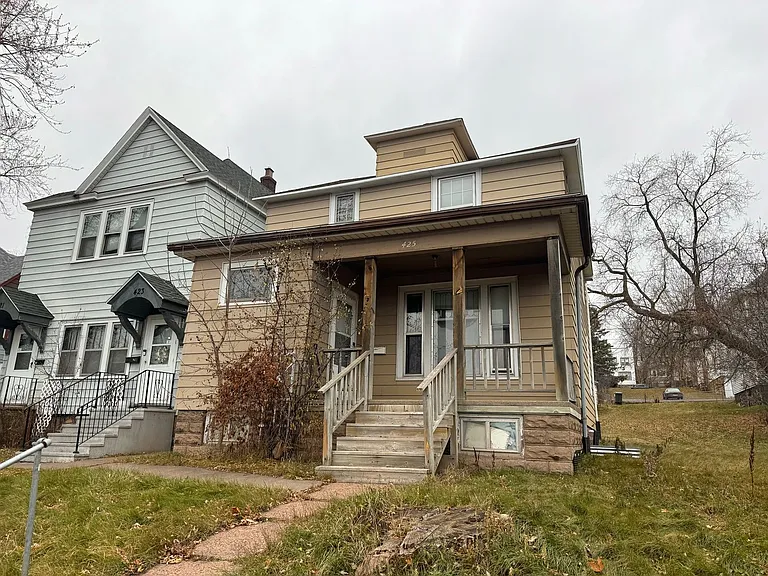 425 E 5th St — Photo 1