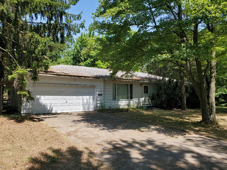 2nd image of 2052 E Sternberg Rd