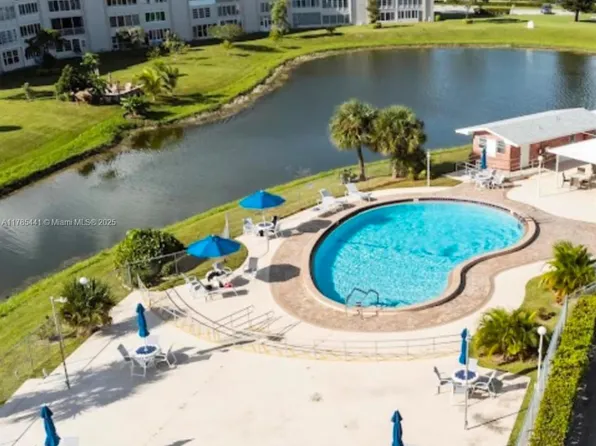 102 Northampton St #102-F, West Palm Beach, FL 33417