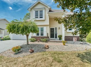 16 White Oak Bnd, Rochester, NY 14624