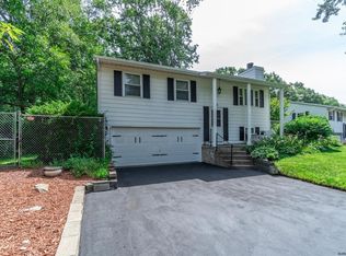 148 Hathorn Blvd, Saratoga Springs, NY 12866