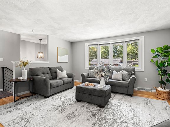 3rd image of 20 Humboldt Ave