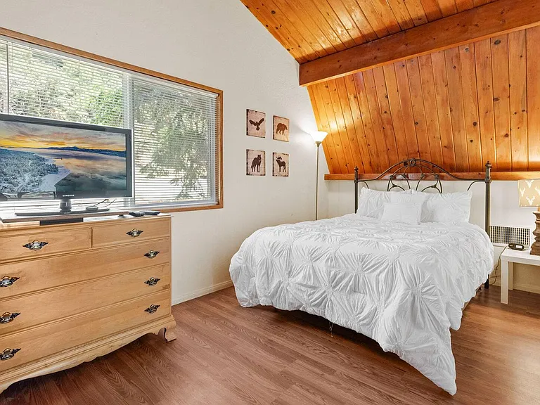 Mendocino Dr — Photo 18