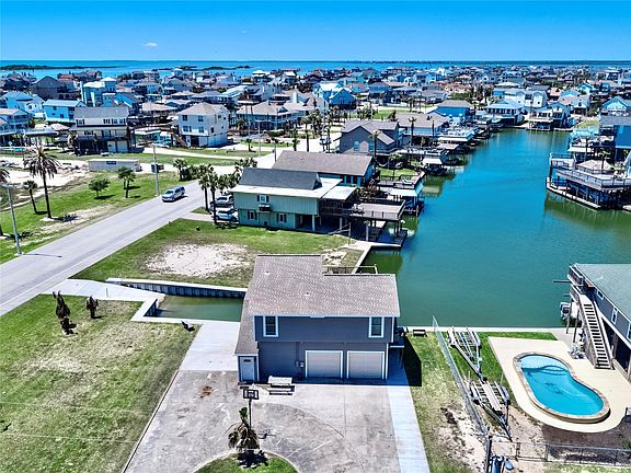 4th image of 303 Tahiti Rd