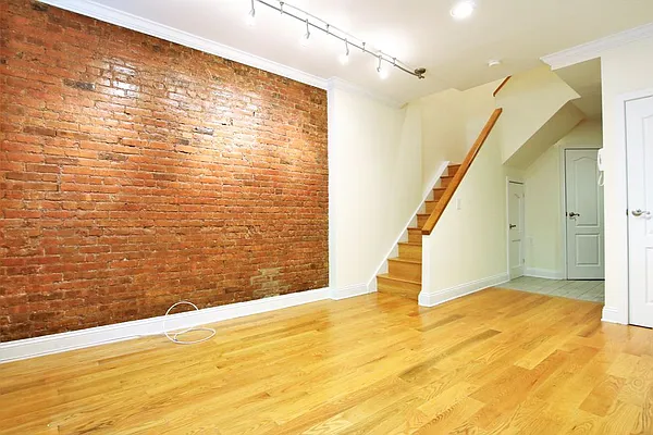 Rented by JK Dansar Corp | media 10