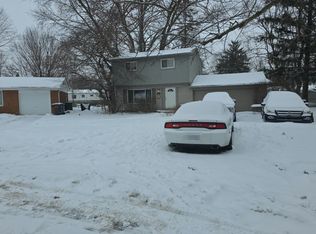 1027 Macarthur Dr, Ypsilanti, MI 48198