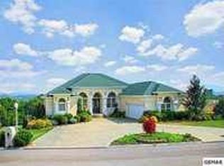 328 Smokey View Dr, Kodak, TN 37764