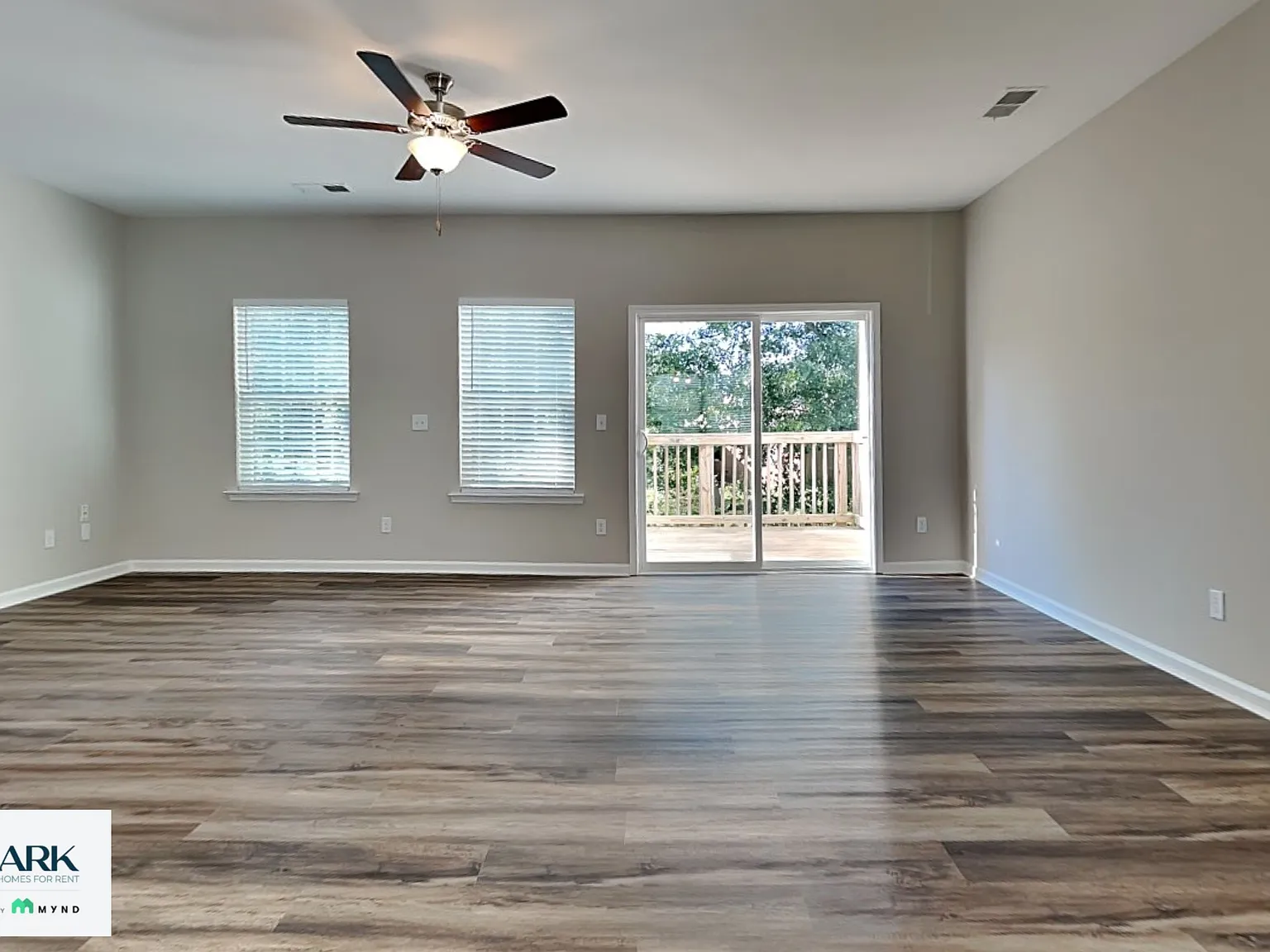 3 bed, 2.5 bath, 1910 sqft, $1,999 — Photo 3