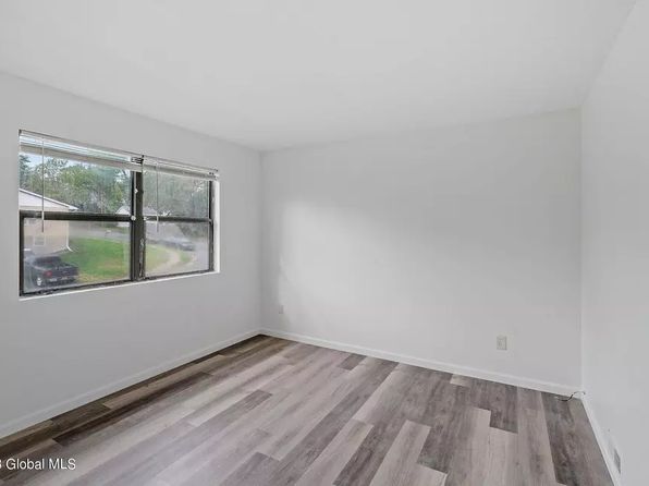 9B Limerick Dr #9B