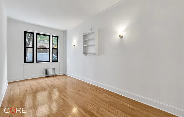 Rented by CORE | media 5