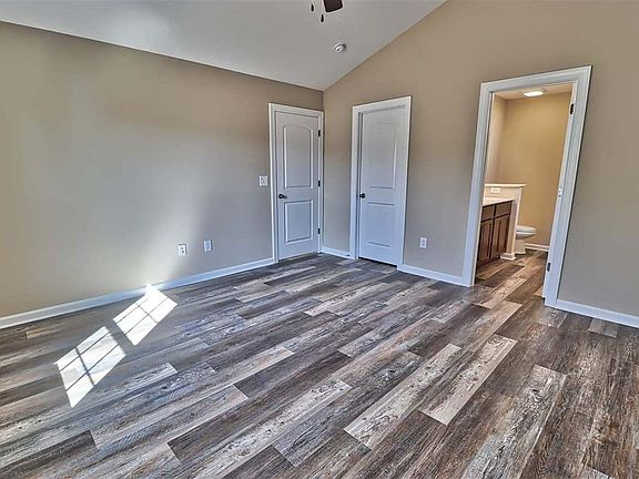 5th image of 373 Blue Rock Dr