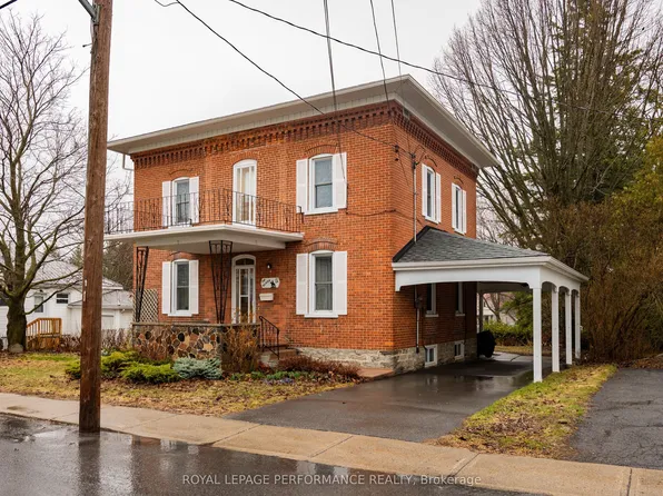 11 Peter St, North Glengarry, ON K0C 1T0