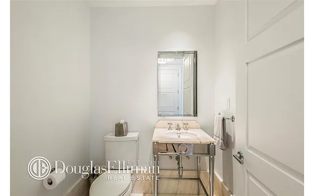 Rented by Douglas Elliman | media 31