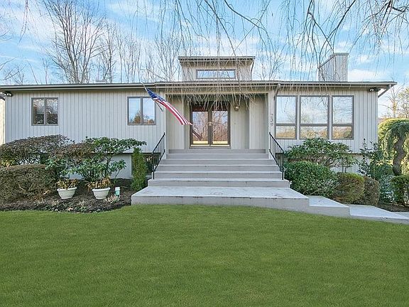 2nd image of 239 Briarwood Dr