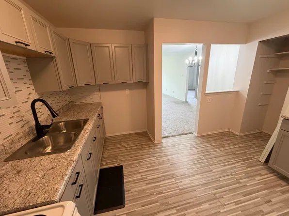 22210 E Eleven Mile Rd, Saint Clair Shores, MI 48081