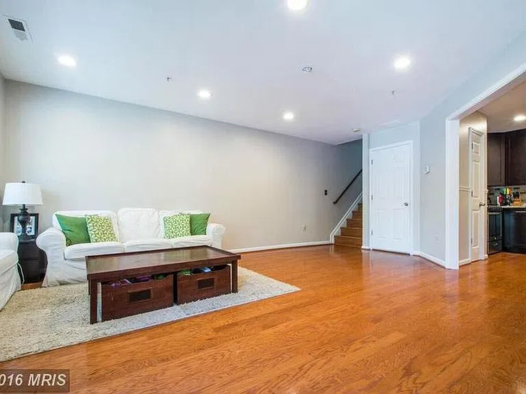 8922 Mallard Ct — Photo 3