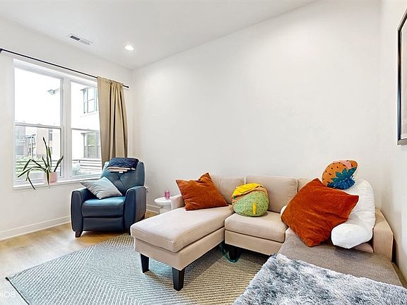 3rd image of 2619 N Kimball Ave APT 2R