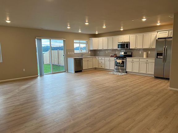 2nd image of 1921 18th Ave SW