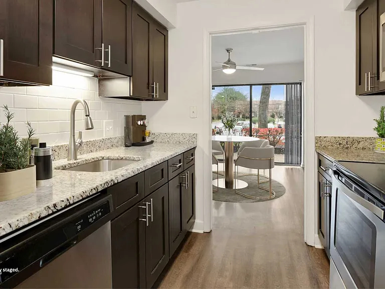 Annen Woods Apartments — Photo 1