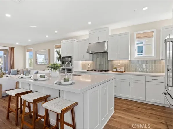 908 Chinon, Irvine, CA 92618