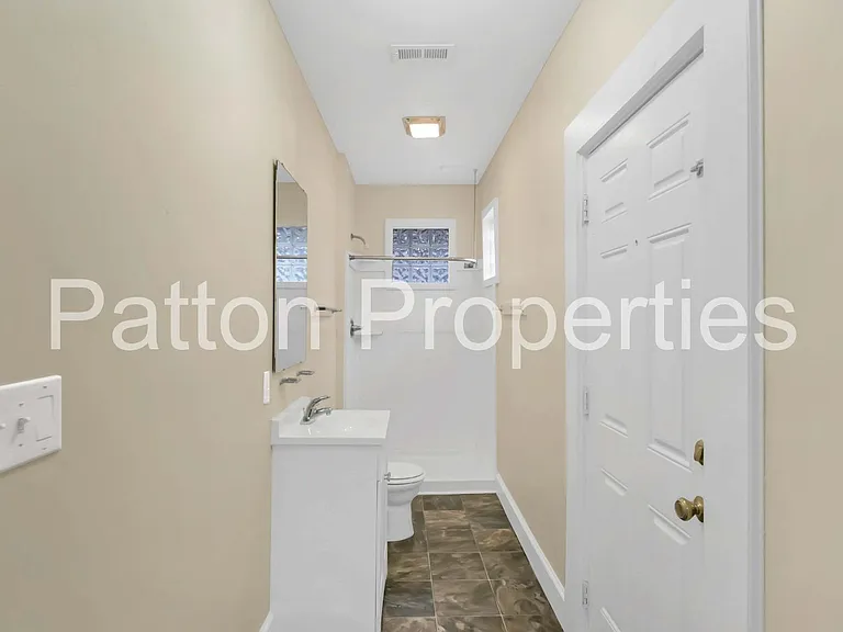 2229 Greene St — Photo 16