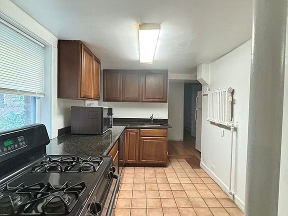 5th image of 160 Allston St