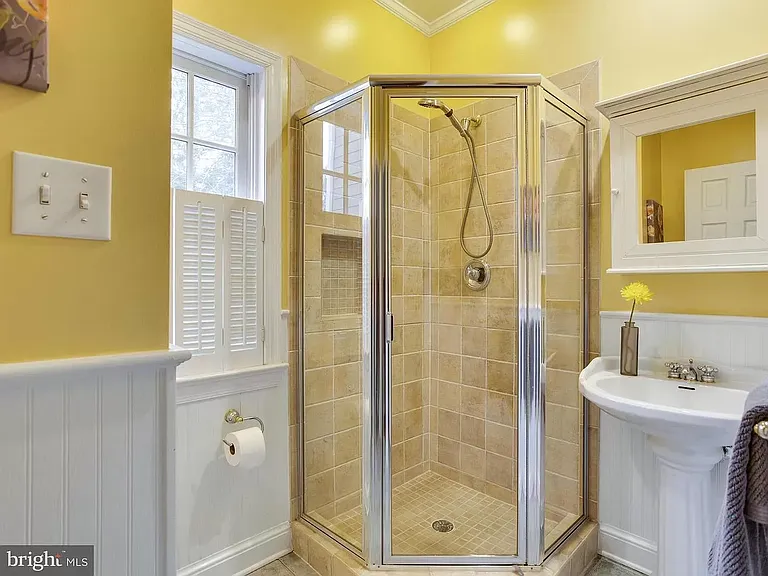 6917 Woodside Pl — Photo 59
