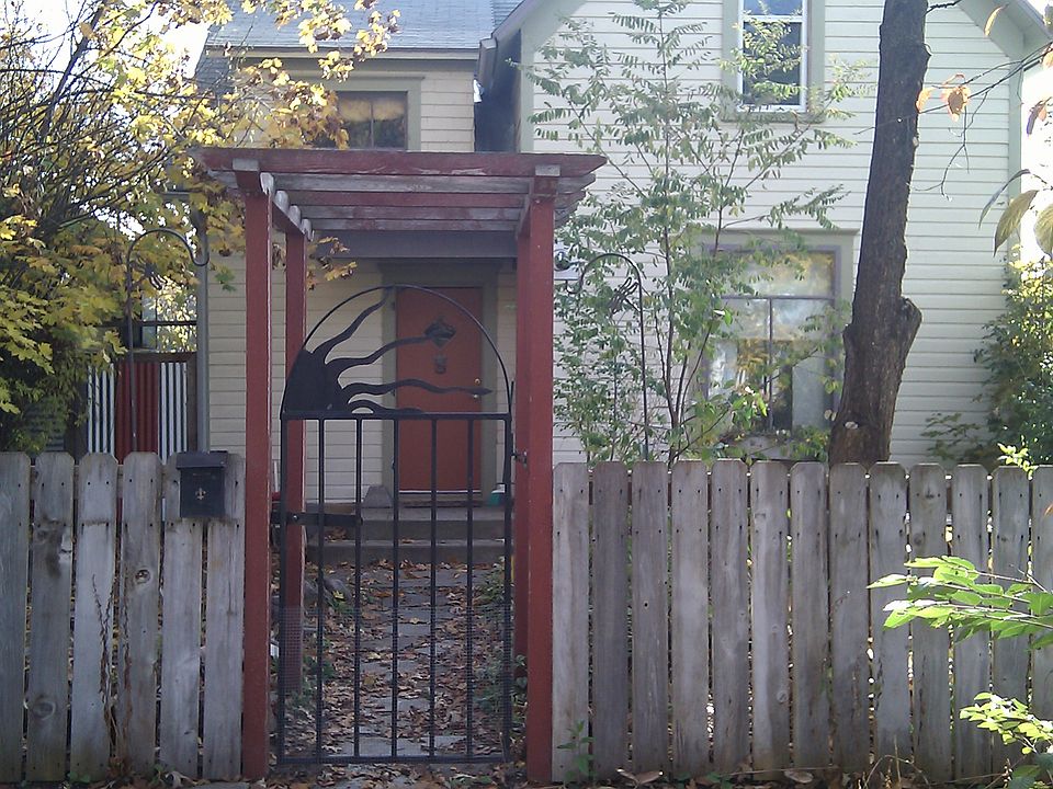 1st image of 1017 Sherwood St
