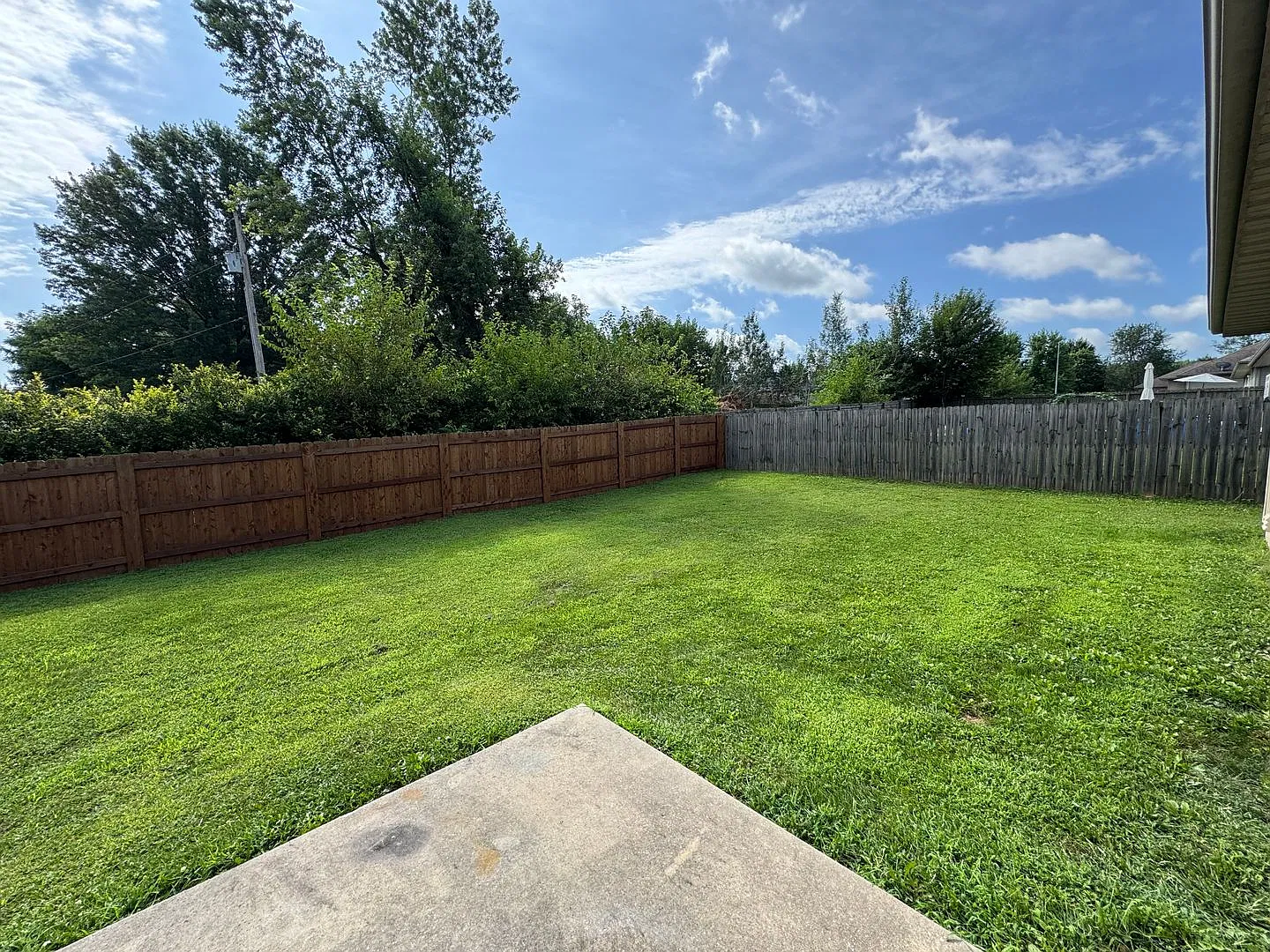 Beautiful 3 bedroom 2 Bathroom Home located in Bluebird Hills Subdivision Nixa, MO — Photo 3