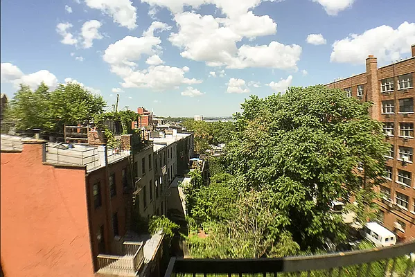 Rented by Silver Line Realty Group NY LLC | media 15