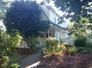 2446 Warren Ave N, Seattle, WA 98109