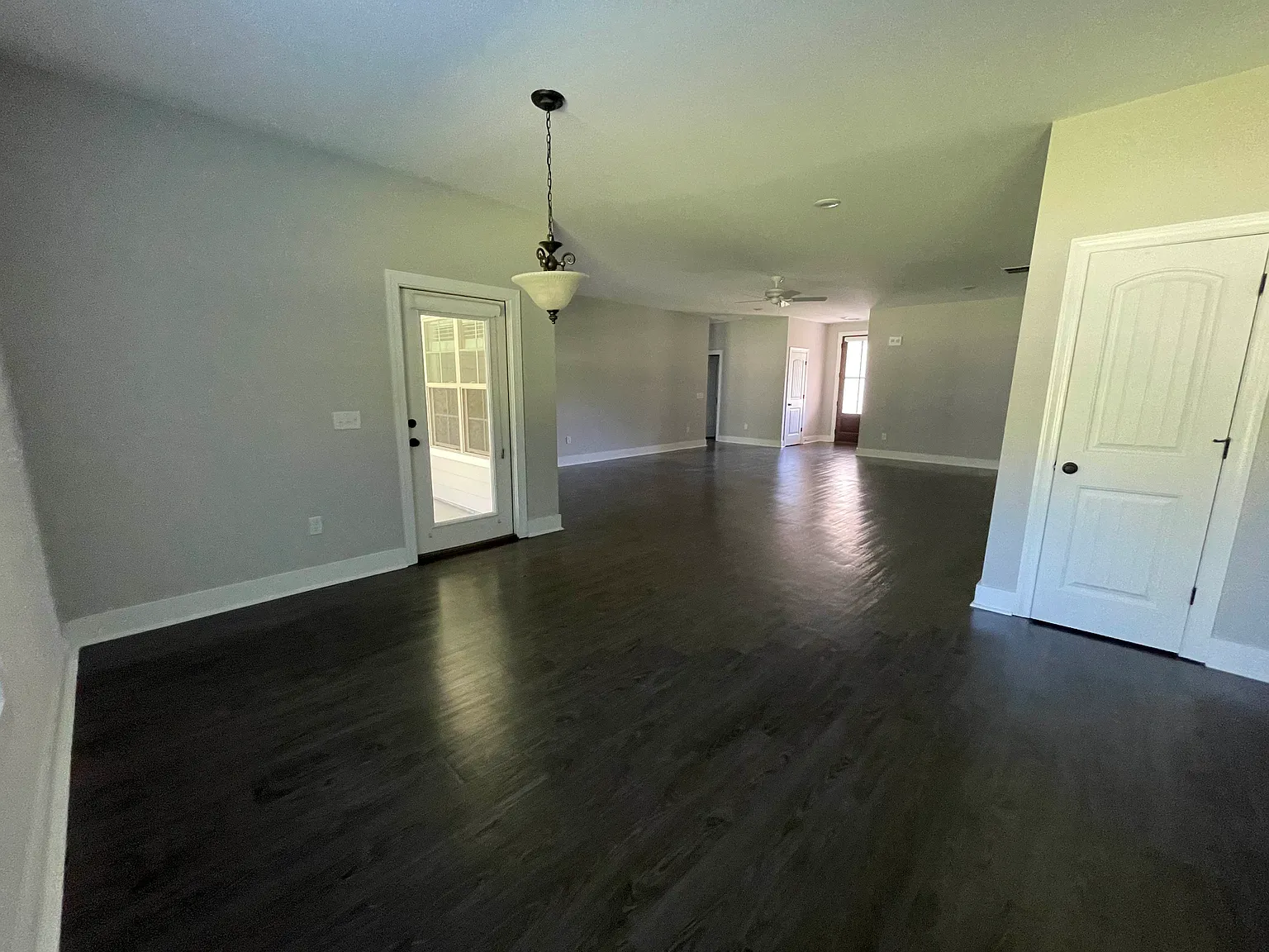 Spacious 4BR/3.5BA Home with Huge Fenced Backyard in The Lakes — Photo 3