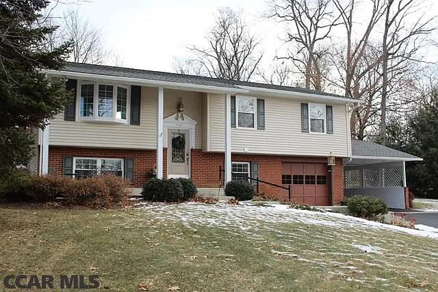 1203 Tadpole Rd photo 1