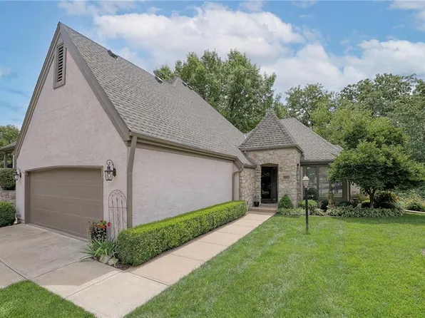 12816 Linden St, Leawood, KS 66209