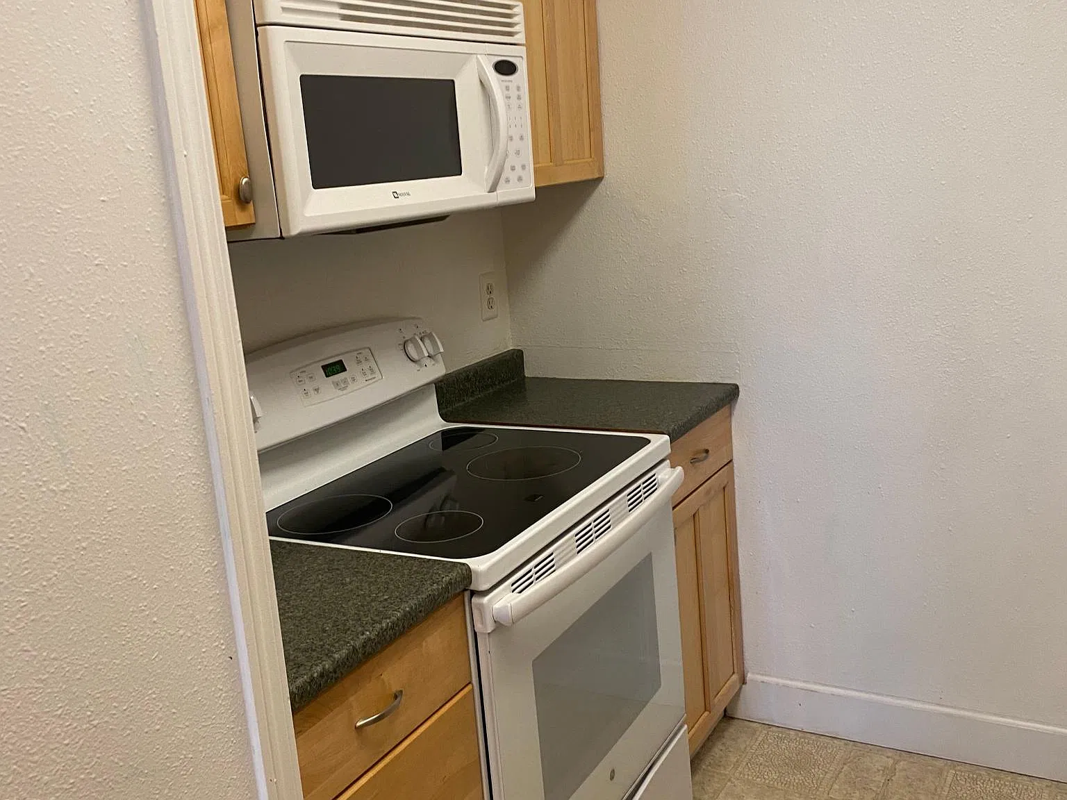 2 bed, 859 sqft, $1,500 — Photo 3