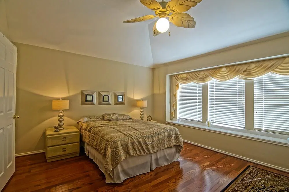 3 bed, 2.5 bath, 1956 sqft, $2,400 — Photo 4