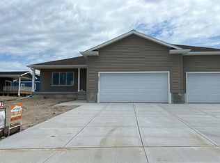 609 Rittenhouse, Hastings, NE 68901