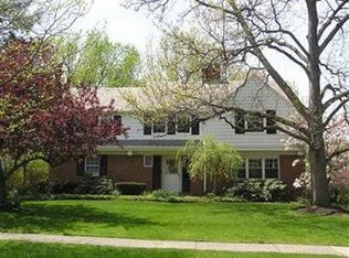 2708 Rochester Rd, Shaker Heights, OH 44122