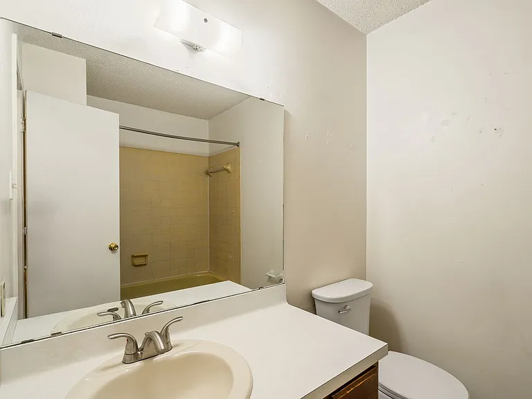 97 Michelle Dr — Photo 11