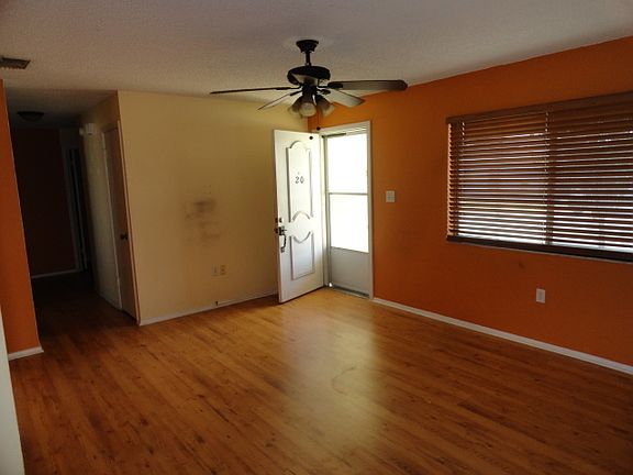 3rd image of 20 N Rosiland Ct