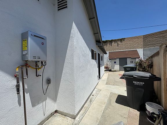 Tankless water heater