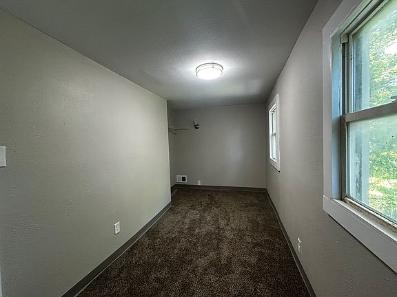 4th image of 1130 Douglas Ave #3