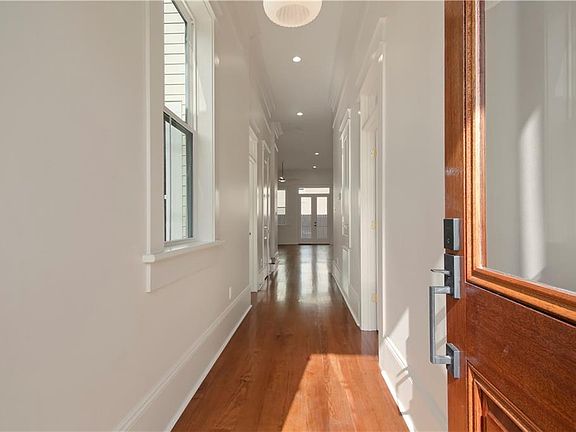 4th image of 709 Valence St
