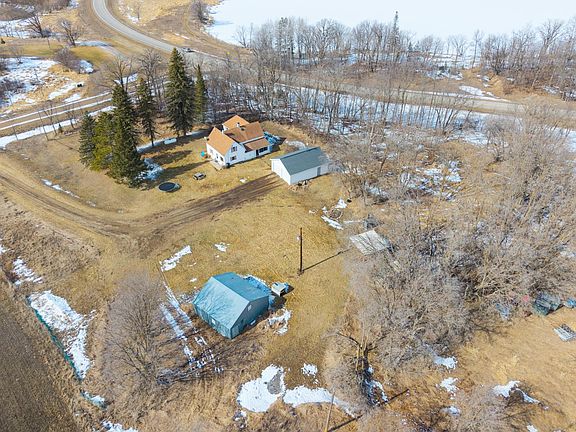 4th image of 22845 NE Pickerel Lake Rd