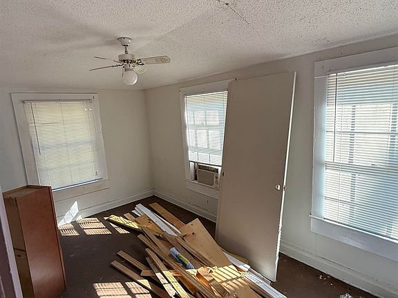 2nd image of 6513 Grace St