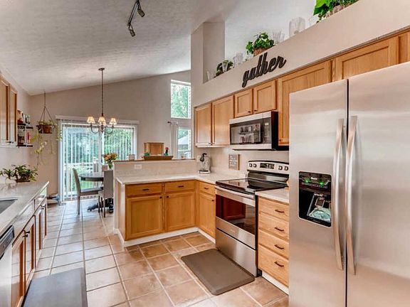 3rd image of 5883 Heritage Farms Dr