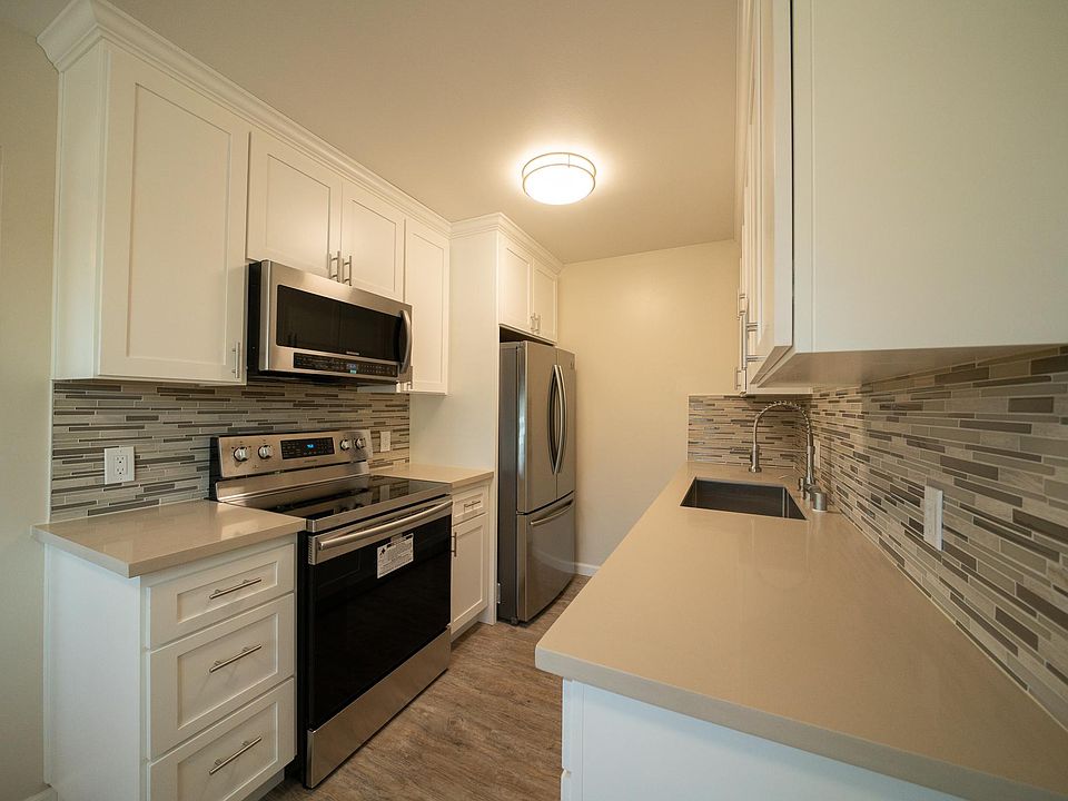 1st image of 1695 Whitwood Ln #4