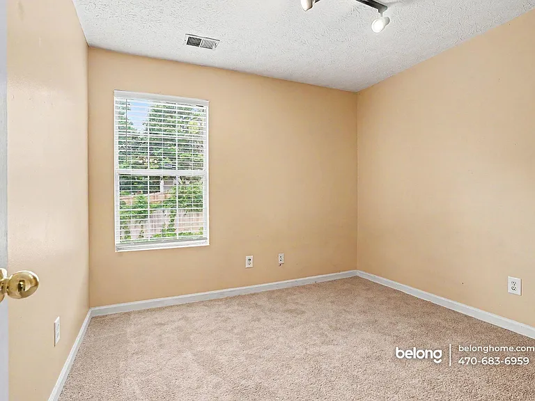 5599 Windfall Ln — Photo 9