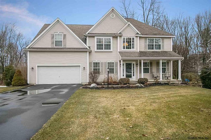 3rd image of 959 MACARTHUR Drive