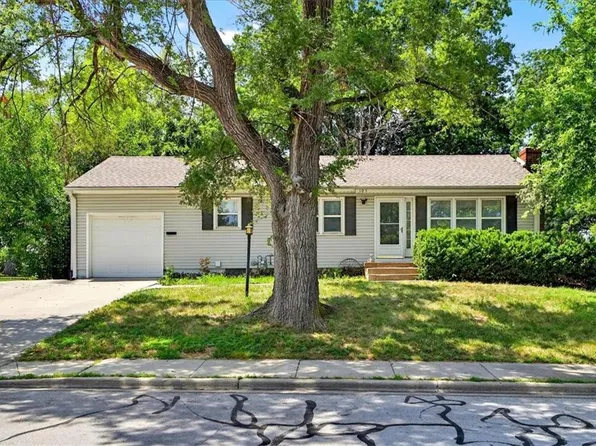 105 S Burch St, Olathe, KS 66061